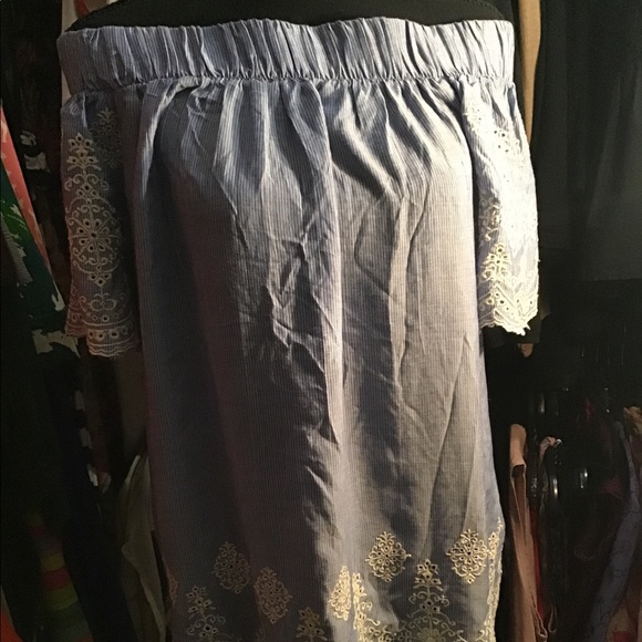 Off The Shoulder Blouse - Picture 5 of 11